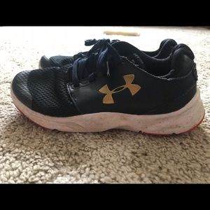 Boy under armor size 1y